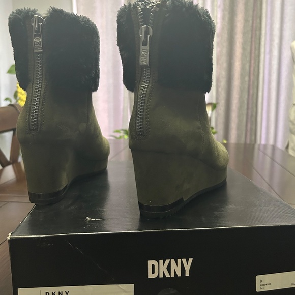 New in Box. DKNY Nadra-Wedge Bootie, Faux Cow Fur, Camo Green/Blk - Picture 6 of 10